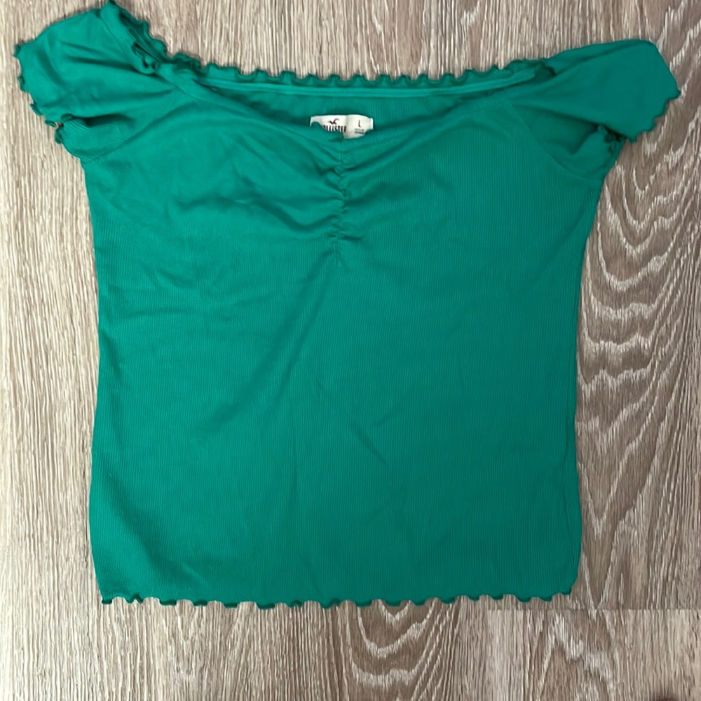 Green Hollister top size:large